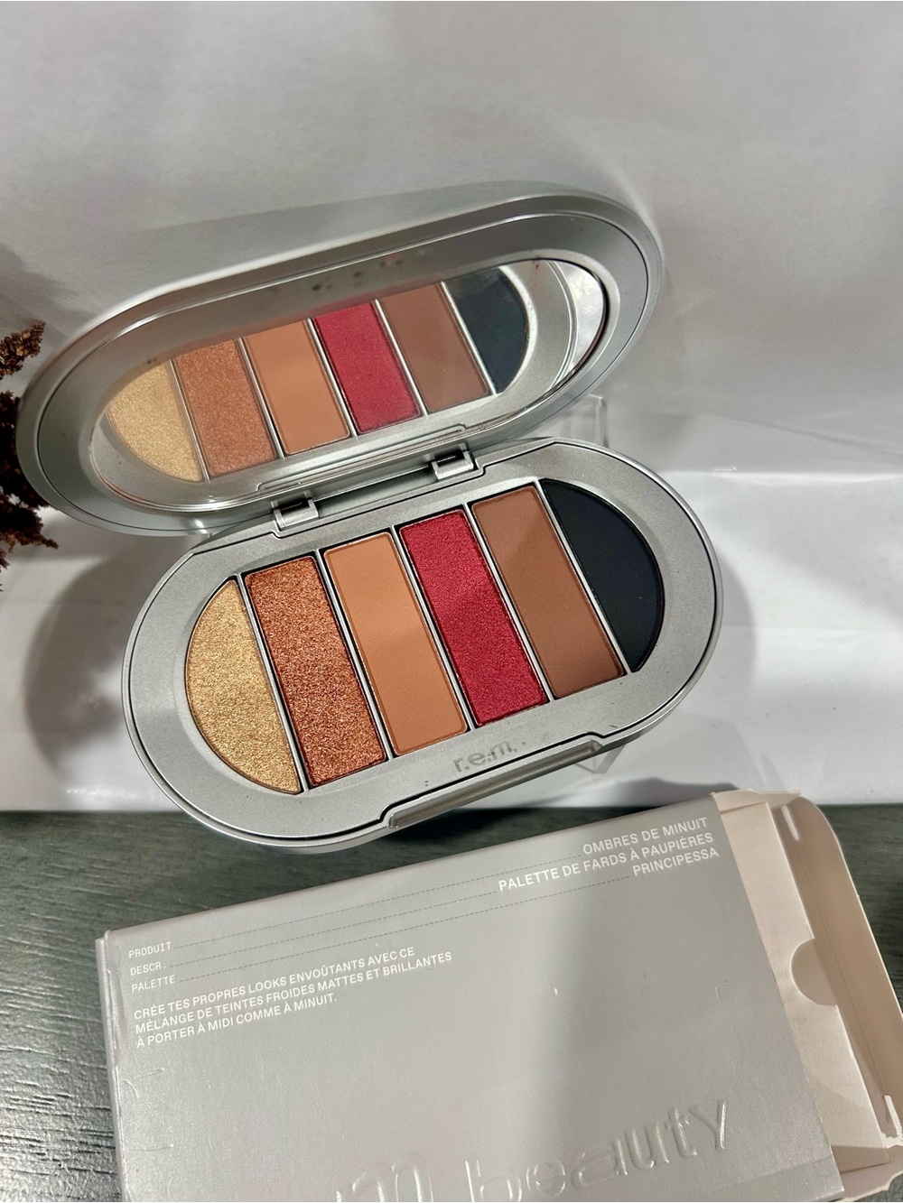 r.e.m. beauty Midnight Shadows Eyeshadow Palette in the shade Principessa